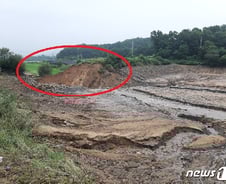 [르포]"둑 무너지며 순식간 악몽"…복구나선 주민들 "비 더는 안돼"