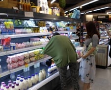 돌아온 외국인 쇼핑 목록 바꿨네, 'K푸드' 꿀꺽