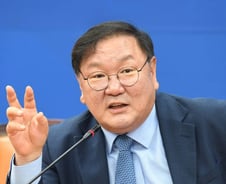[단독] 김태년 "재산세 부담 낮추겠다"…방법은 세율조정+환급