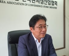 "편의점 산업, '코로나19' 사태로 또 한번의 도약 계기" 