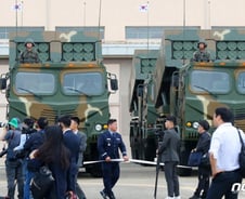 [단독]'축구장 3개넓이 초토화'…한화, 비윤리적 무기사업 떼낸다