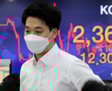 공포에 사라? 코스피 2360, 또 개미가 끌어올렸다