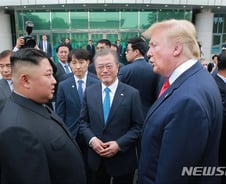 "미국서 태어나든지" 일갈한 文…자주외교의 '선'은?