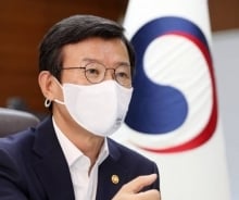 [단독]문성혁 장관 "해운 K얼라이언스 만들어…역내항로 구조조정"