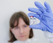 코로나는 국경 없는데 돈많은 영미일이 백신 싹쓸이