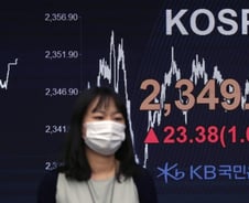 개미가 또 외인 물량 받았다…"코스피 조정와도 타격은 글쎄"