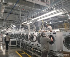 美제조업 부활에 S&P·나스닥 동시 최고치 [뉴욕마감] 