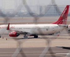 "살릴 수도, 팔 수도 없다"…'아시아나 노딜'에 LCC도 죽을 맛