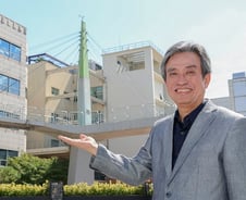 “슈퍼 콘크리트로 남북 잇는 ‘평화의 다리’ 짓겠다”