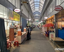 [르포]"코로나는 둘째, 생계걱정이 태산"…광주 말바우시장 '텅텅'