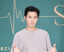 [단독] '품절남' 전진, 코로나19 여파로 13일 결혼식 연기…추후 확정(종합)