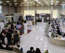 6할이 비대면, 적자점포를 어떡하나?