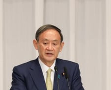 어차피 총리는 스가?…'파벌정치' 신물난 日국민들