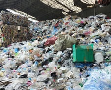 코로나 이후 폐기물 2배 늘었는데…"더이상 쌓아 둘 곳이 없다" 
