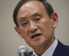 "범죄자 안중근" "독도는 일본땅"…'망언 제조기' 스가의 말말말