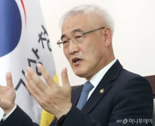 김종석 기상청장 "한국날씨 정확도 더 높아…기상망명족 가슴 아파"