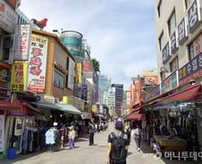 추석 대목 앞두고도 썰렁한 남대문시장 "그래도 살아봐야죠" 