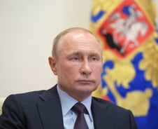 안전 뒤로하고 코로나 백신 과속하는 러시아