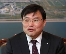 [단독]인천공항 사장 "국토부가 불법가택수색…법적대응할 것" 