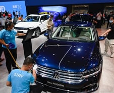 K-배터리, 중국·일본에 낀 채 유럽·미국에 추격 당한다