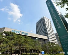 [단독]한국거래소, 전화 한통으로 K뉴딜지수 독점기간 줄였다