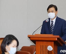 [단독]'라임 로비 의혹' 與인사 김영춘 등 4명 소환 예정…7월에 이미 이름 거론