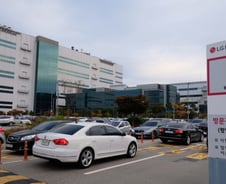 "탈LCD 적자 끝 보인다"…세계 1위 디스플레이의 귀환