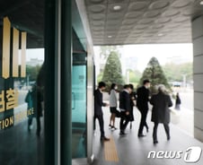 [단독] 현직검사 "진정한 檢개혁 위해 정치인 법무장관 안돼" 秋직격