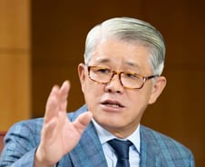 [단독]'최신원 비자금 의혹' 수사 속도…SK네트웍스 현직 임원도 조사