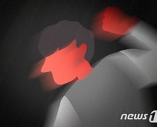 [단독] 대낮 학교 앞 지인에 흉기난동 40대 현장 체포