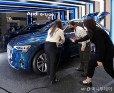 3달만에 완판 아우디 전기차 'e트론'…가장 많이 쏟아진 질문은?