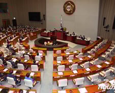 고성·퇴장…21대 국회 5개월 '싸움의 기록'