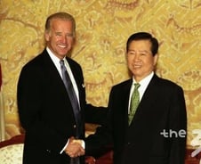 '햇볕정책' 지지했던 바이든…"전략적 인내? 예단 이르다"