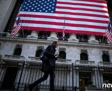 [뉴욕마감]다우 1%↓…파월, 백신 소식에도 전망 불투명