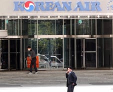 아시아나 주가 '훨훨'…"대한항공, 정부가 밀어주면 품는다"