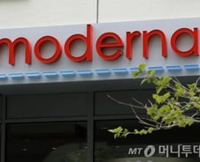 연이은 코로나 백신 개발, 웃지 못하는 K-바이오