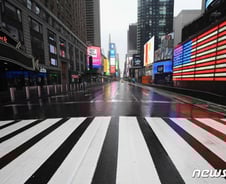 소비 부진에 미 증시 하락…'호재' 테슬라는 8% 급등 [뉴욕마감]