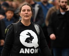 백인우월주의 맞짱...K팝 날린 펀치, 트럼프도 맞았다