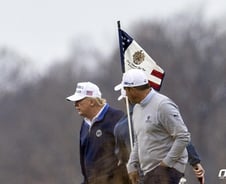 '다우 첫 3만 돌파' 하루 전 트럼프 트윗에 환호했다 [뉴욕마감]