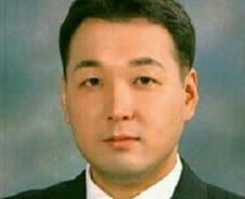 사라진 의회정치, 진영대결만 남은 국회[우보세]