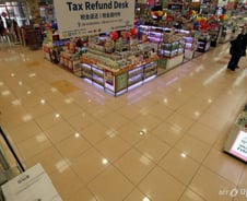 [단독]대형마트 "우린 필수시설, 3단계에도 문열어야"…정부 긍정 검토