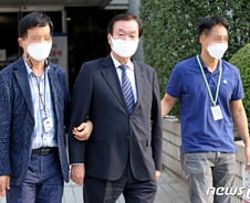 [단독]'광복절 불법집회' 김경재·김수열 보석 허가…불구속 재판