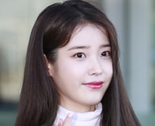 [단독] 아이유, X-마스 1억원 또 기부…올해도 수차례 선행→행보 응원(종합)