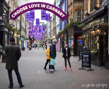 美 '변종 코로나' 첫 확인…3대지수 최고치 찍고 뚝[뉴욕마감]