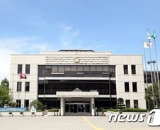 [단독]"선물세트 속 현금 300만원"…충주시의회 명절선물 의혹