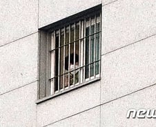 [단독]서울구치소 사망자, 치료할 병원 못 찾아 응급차 대기중 숨져 