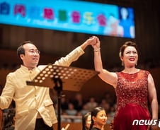 자누지 "남북 민간교류 평화조성 도움…단 제재위반 안돼"