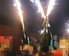 [르포]새벽 6시 강남 클럽 라운지 경찰이 들어서자…