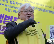 [단독]마이크 혼다 "위안부 판결로는 부족…일본 제재해야"