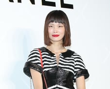 [단독] '모델맘' 송경아 '맘 편한 카페' 합류…육아 일상 공개